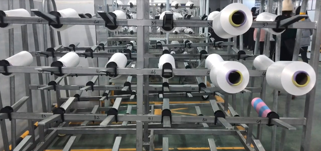 现代化纺织工厂,一切都是智能自动化,不需要人工操心-机器人应用产品